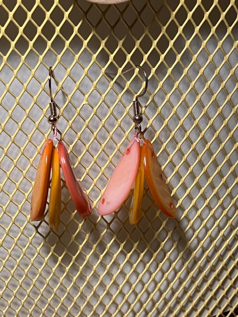 Toffe oorbellen, Handtassen en Accessoires, Oorbellen, Overige materialen, Hangers, Geel, Ophalen of Verzenden