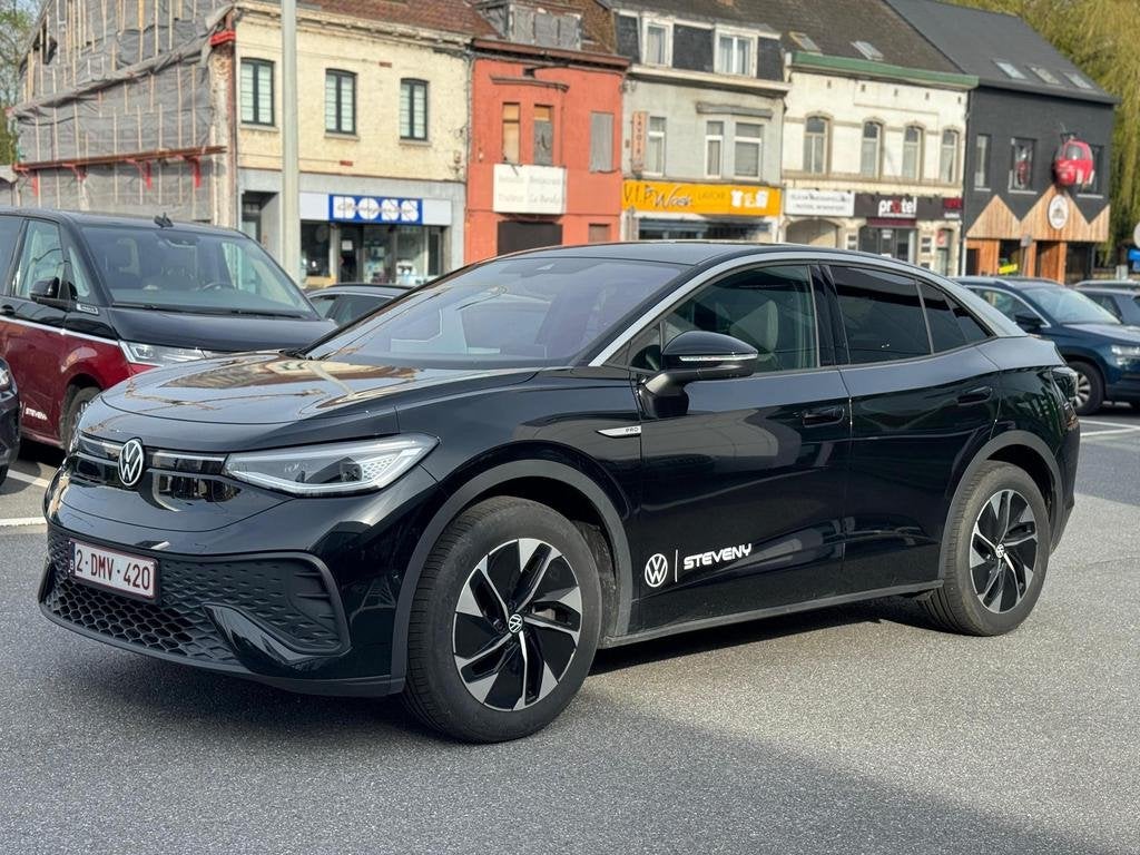 Volkswagen ID.5 ID.5 77 kWh Pro, Auto's, Volkswagen, Automaat, Overige modellen, Zwart, Elektrisch