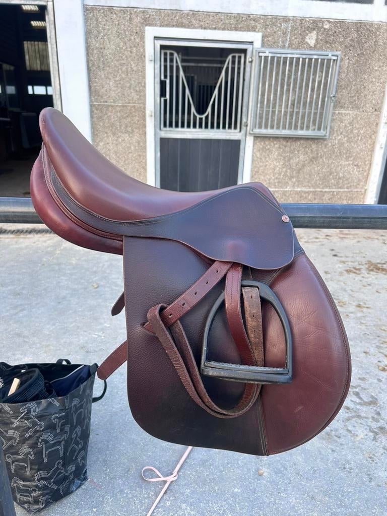 Selle forestier, Enlèvement, Comme neuf