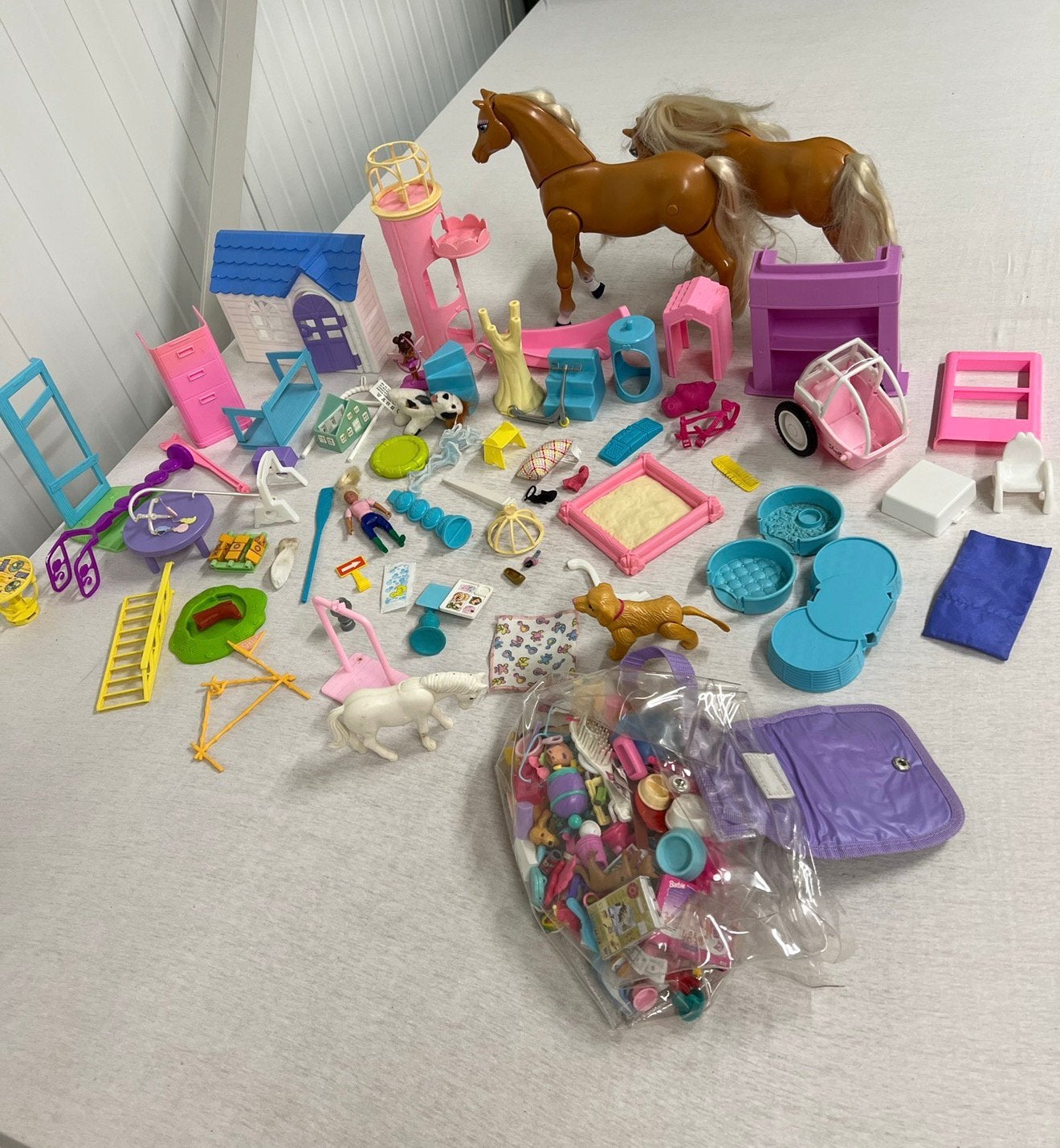 Partij oud vintage speelgoed, barbie cindy stacie mattel set, Verzamelen, Ophalen of Verzenden, Zo goed als nieuw, Accessoires