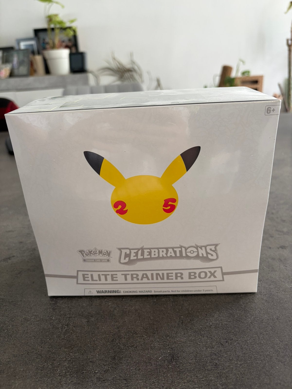 Pokemon Celebration 25 Elite Trainer Box, Enlèvement ou Envoi, Neuf