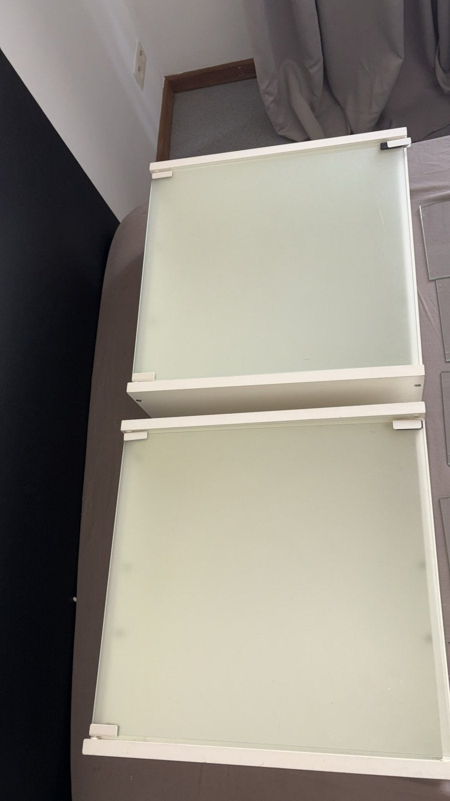 2 witte wandkastjes met matglazen schuifdeuren, Huis en Inrichting, Ophalen, Zo goed als nieuw
