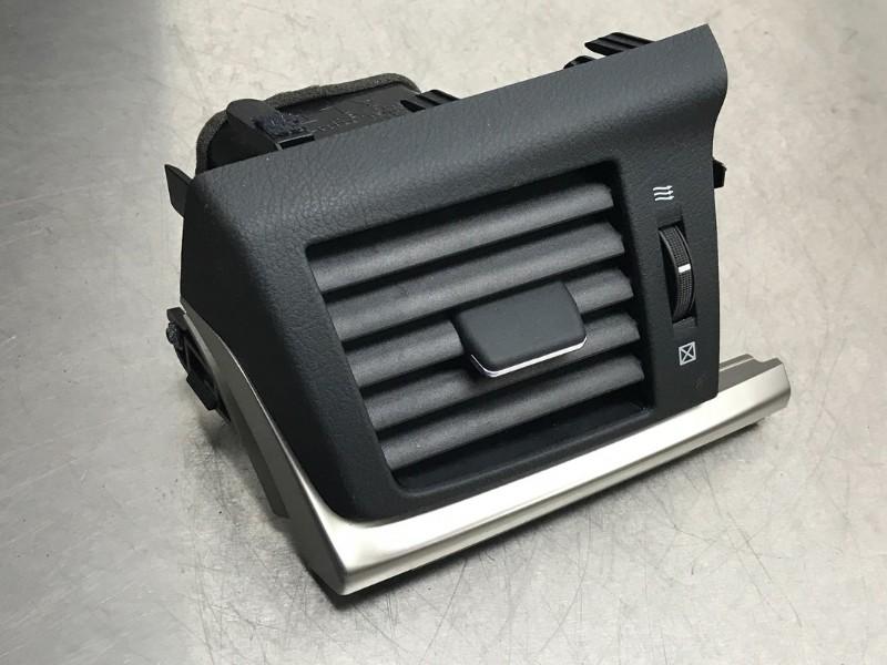 DASHBOARD LUCHTROOSTER CT 200h (|5565076040C0|556676010|), Gebruikt, Lexus