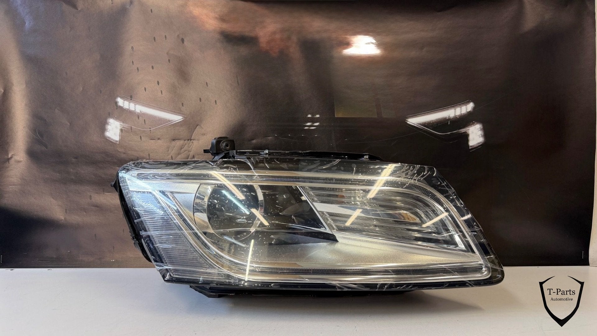 Phare droit AUDI Q5 8R0 LIFT BI-X NON + LED 8R0941006C, AUDI AG, Auto-Union-Strasse 1
85045  Ingolstadt, DE, Audi, Utilisé