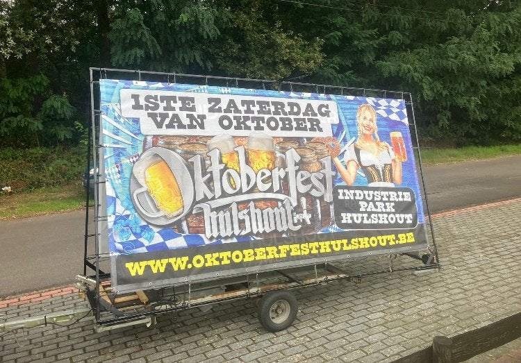 Reclame aanhanger, Ophalen