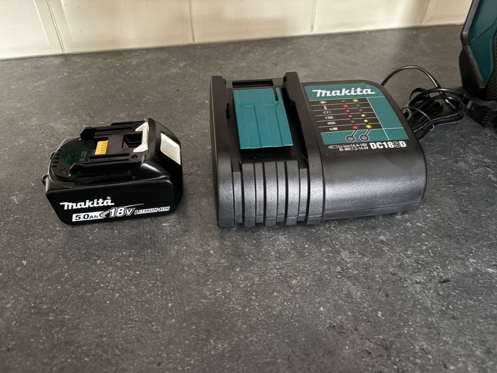 Batterije en oplader Makita, Enlèvement, Neuf