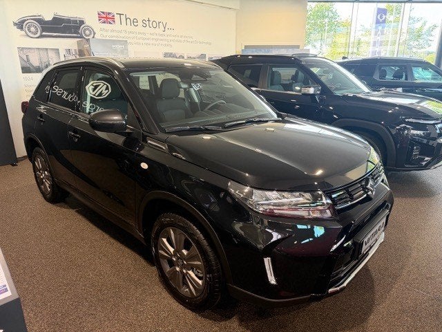 Suzuki Vitara 1.4 Turbo Boosterjet Hyb GL+ *Daginschrijving*, Auto's, Suzuki, Voorwielaandrijving, Stof, 4 cilinders, Zwart
