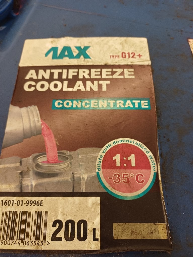 Vat 45 liter antifreeze wagens met handpomp  bijgeleverd, Ophalen