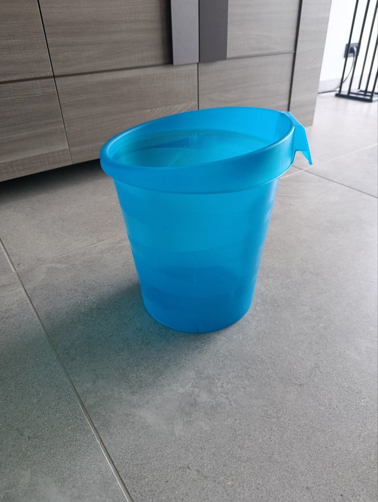 Poubelle en plastique, H de 31,5 cm, Maison & Meubles, Enlèvement, Comme neuf