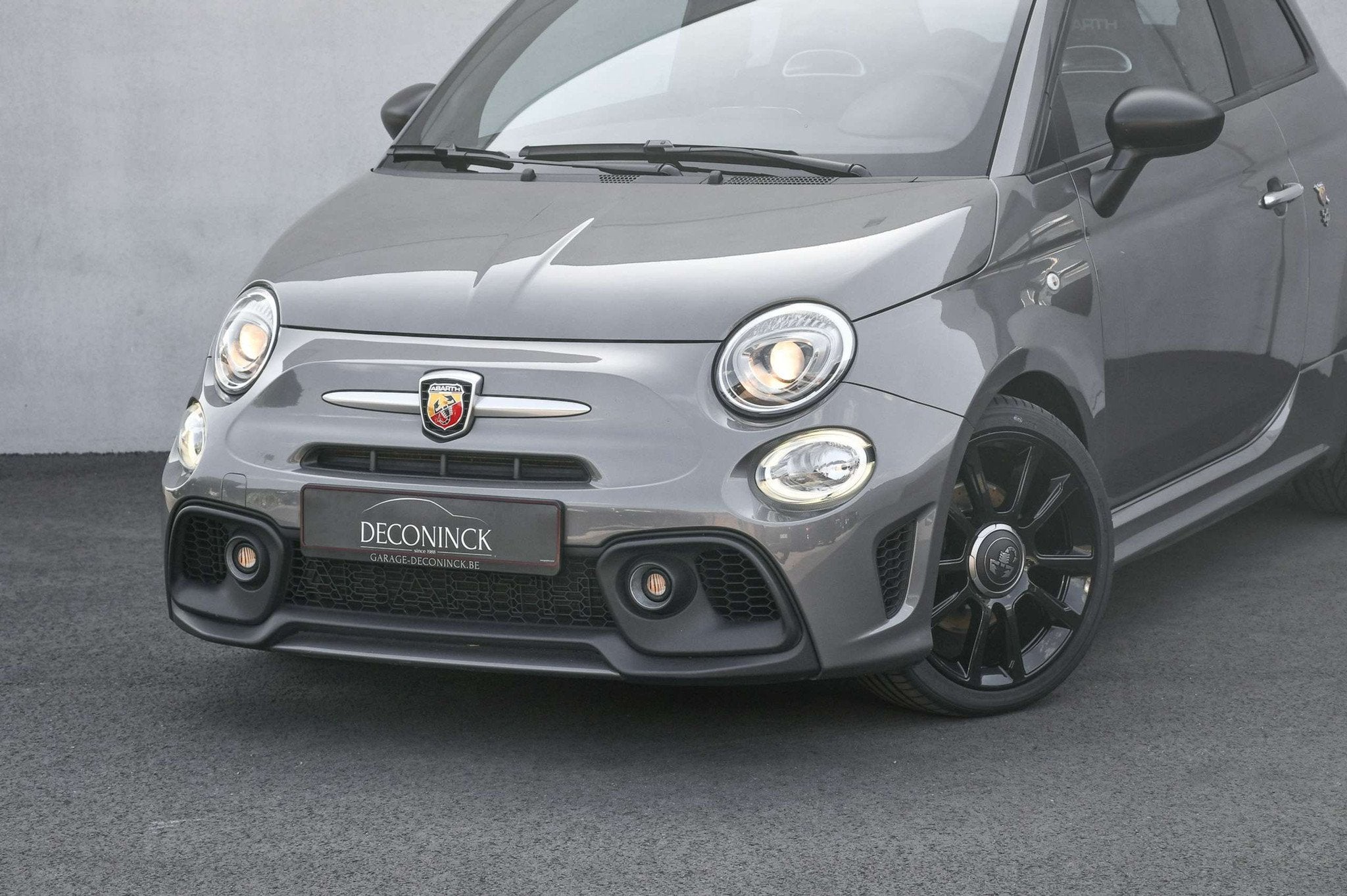 Fiat 500 Abarth 595 *AIRCO*NAVI*BLUETOOTH*SENSOREN*LEDER*, Auto's, Voorwielaandrijving, 4 zetels, Gebruikt, Leder