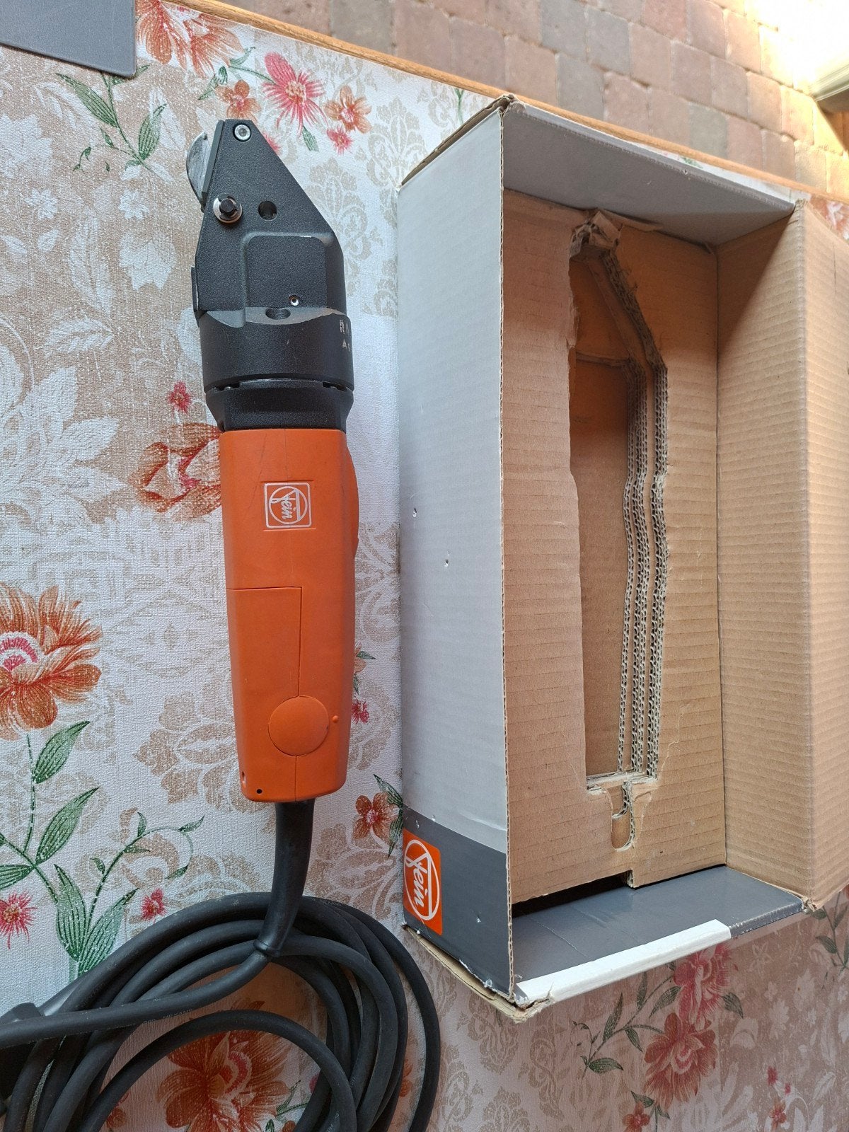 plaatschaar Fein, Doe-het-zelf en Bouw, Ophalen