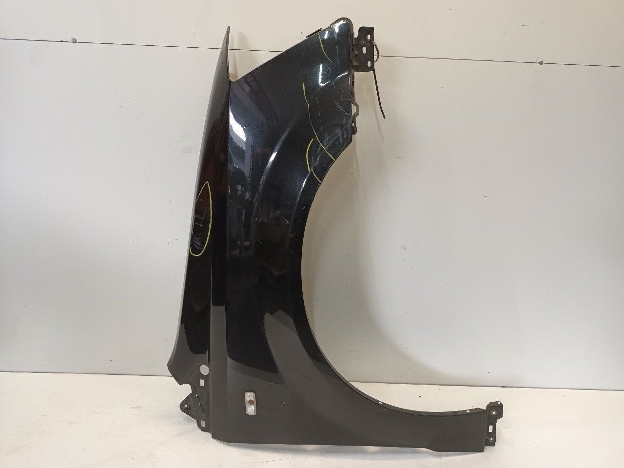 Spatbord rechts voor Lancia Voyager, Auto-onderdelen, Onderdelen@venauto.nl, Van der Ven Autorecycling B.V., Gebruikt, Ettenseweg 76, 4706 PB Roosendaal, The Netherlands