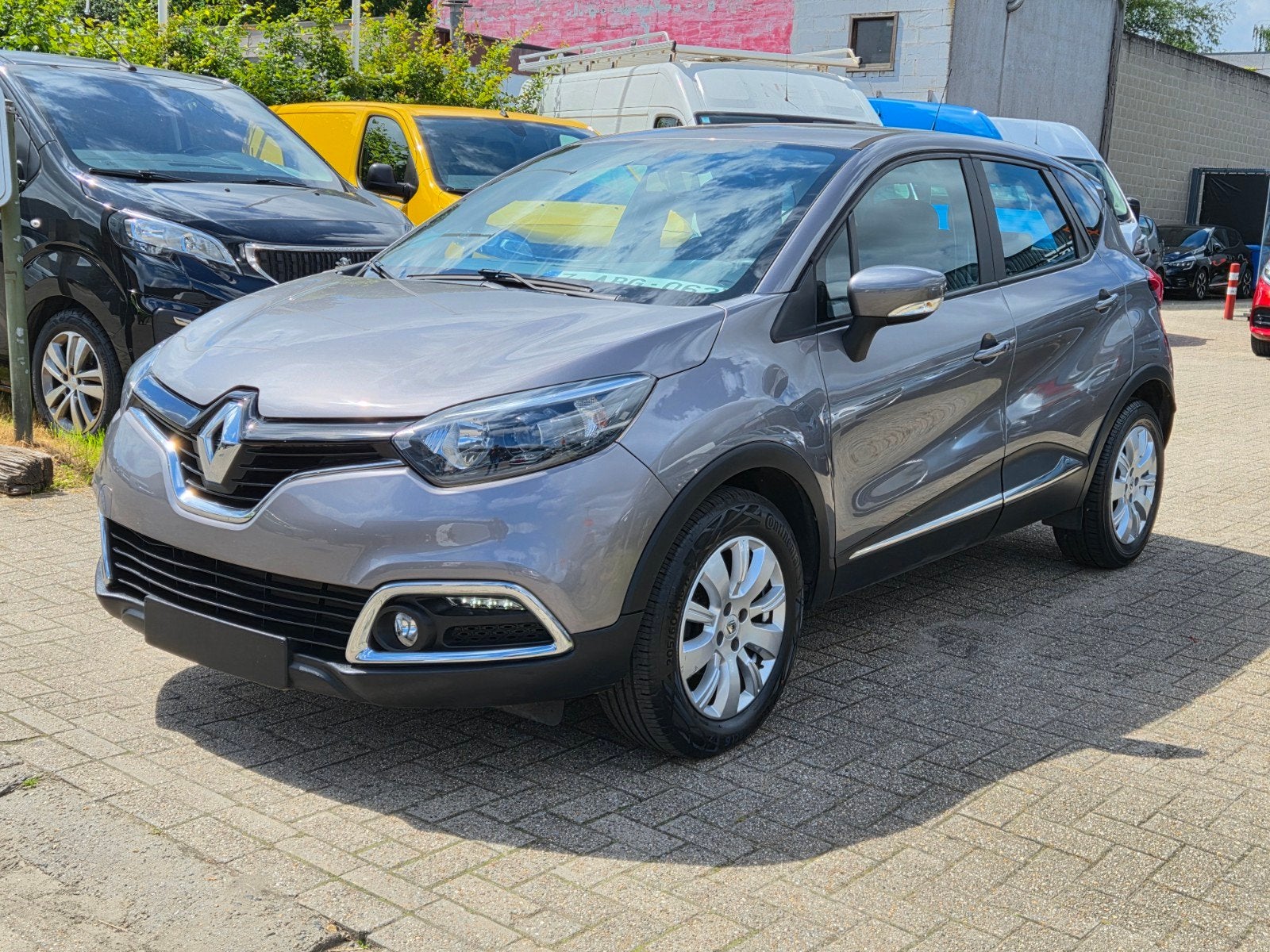 RENAULT CAPTUR /0.9 BENZINE/, Auto's, Renault, Euro 5, 5 deurs, 3 cilinders, Bluetooth