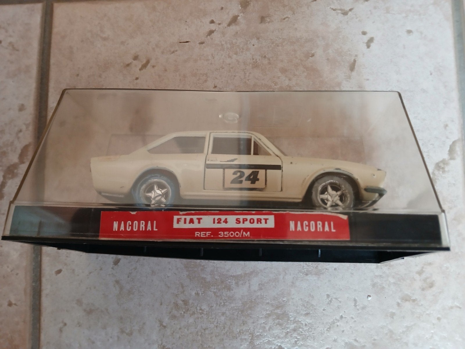 Modèle de voiture vintage, Hobby & Loisirs créatifs, Envoi