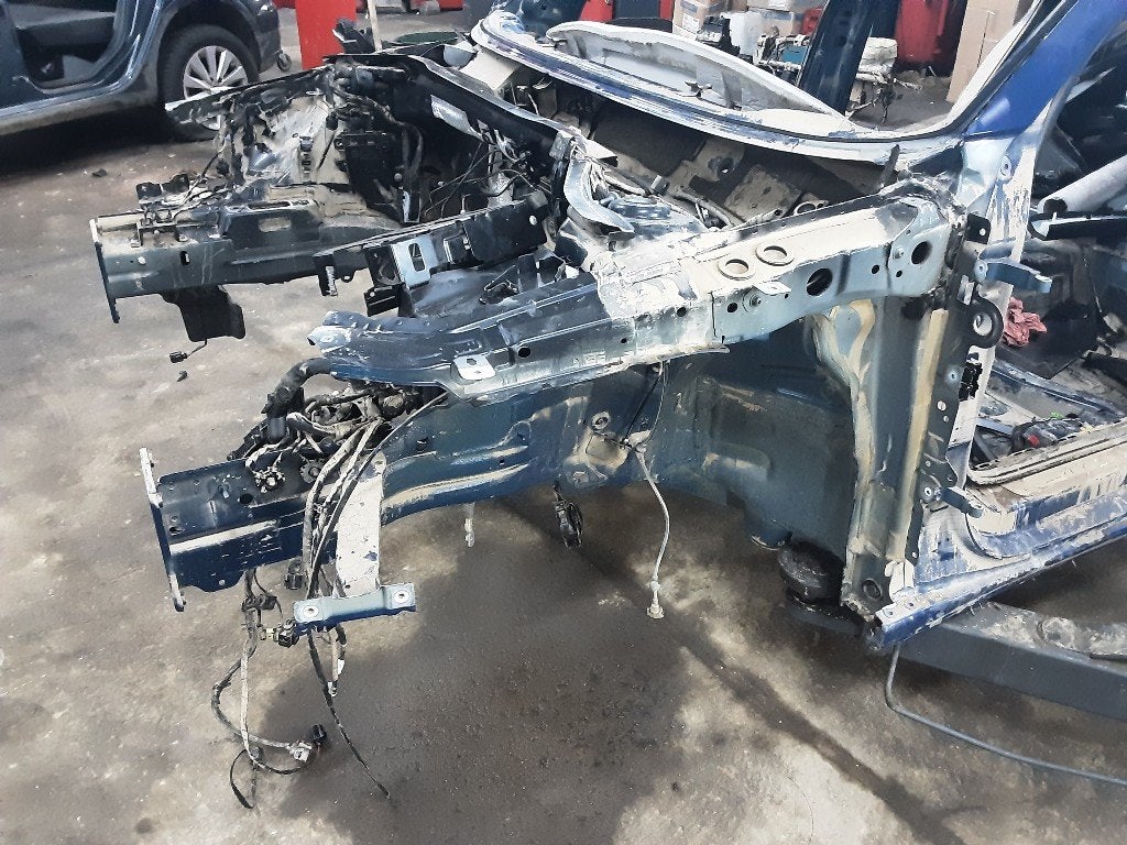 PARE BOUE AVANT GAUCHE Audi A3 Sportback (8YA) (01-2019/-), Auto-Union-Straße  1,
85057  Ingolstadt, DE, Garde-boue, Info@audi.de
