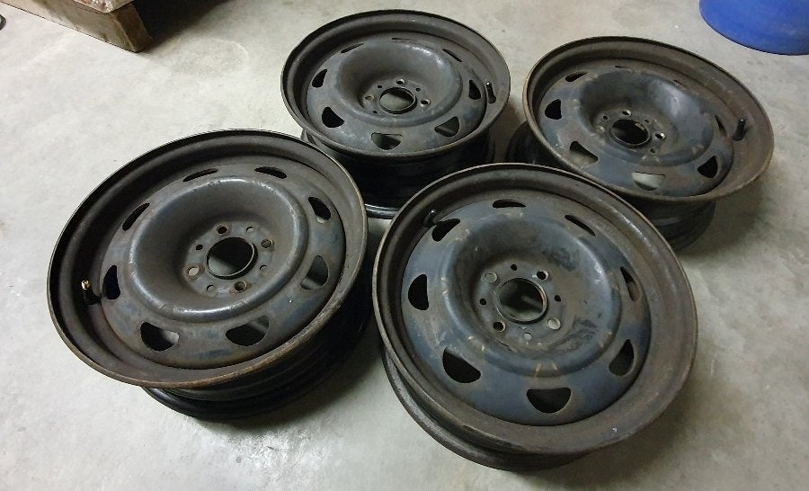 4 Peugeot/Citroën 15 inch stalen velgen + bouten, Auto-onderdelen, Ophalen, 15 inch, Winterbanden, Velg(en)