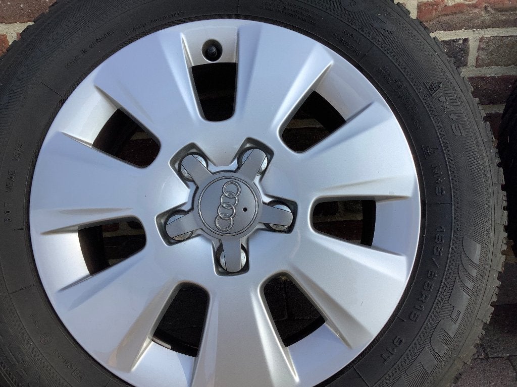Velgen met winterbanden voor Audi a3 +vw, Auto-onderdelen, Banden en Velgen, Ophalen, Winterbanden, Velg(en)