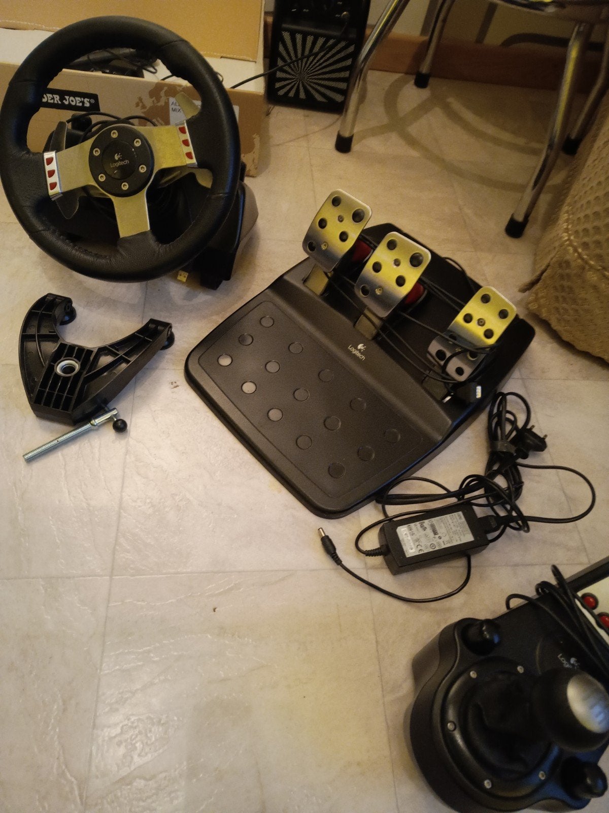 complete racegear Logitech G27, Games en Spelcomputers, Ophalen, Gebruikt