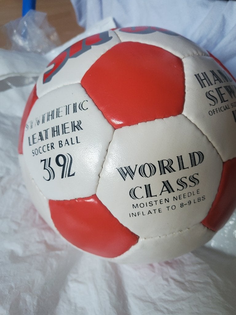 Nieuwe voetbal, Sport en Fitness, Voetbal, Maat L, Ophalen of Verzenden, Nieuw, Bal