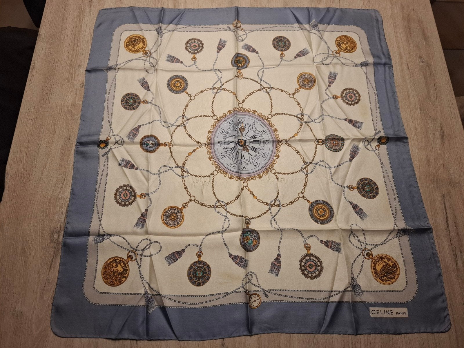 Écharpe en soie/foulard en soie Celine, Enlèvement, Soie