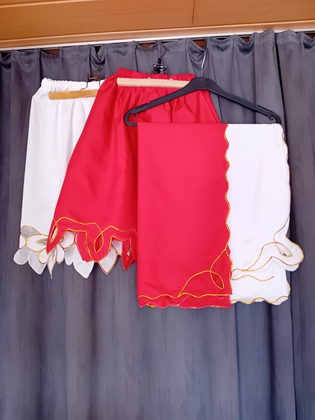 Rokjes met sjaaltjes voor carnaval of zo 10 / 12 j ?, Ophalen