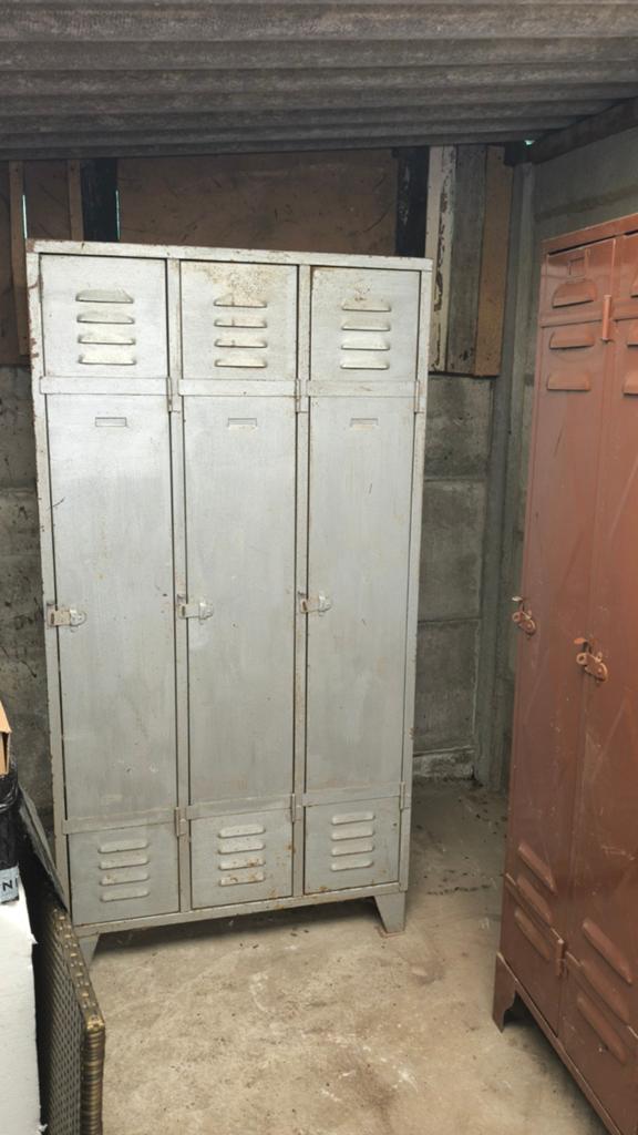 Vintage locker - kast , 3 deuren

2 stuck, Ophalen