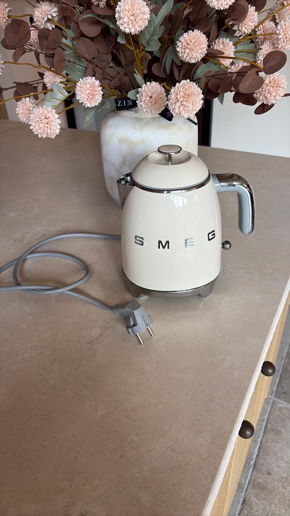 SMEG beige waterkoker, Ophalen, Zo goed als nieuw