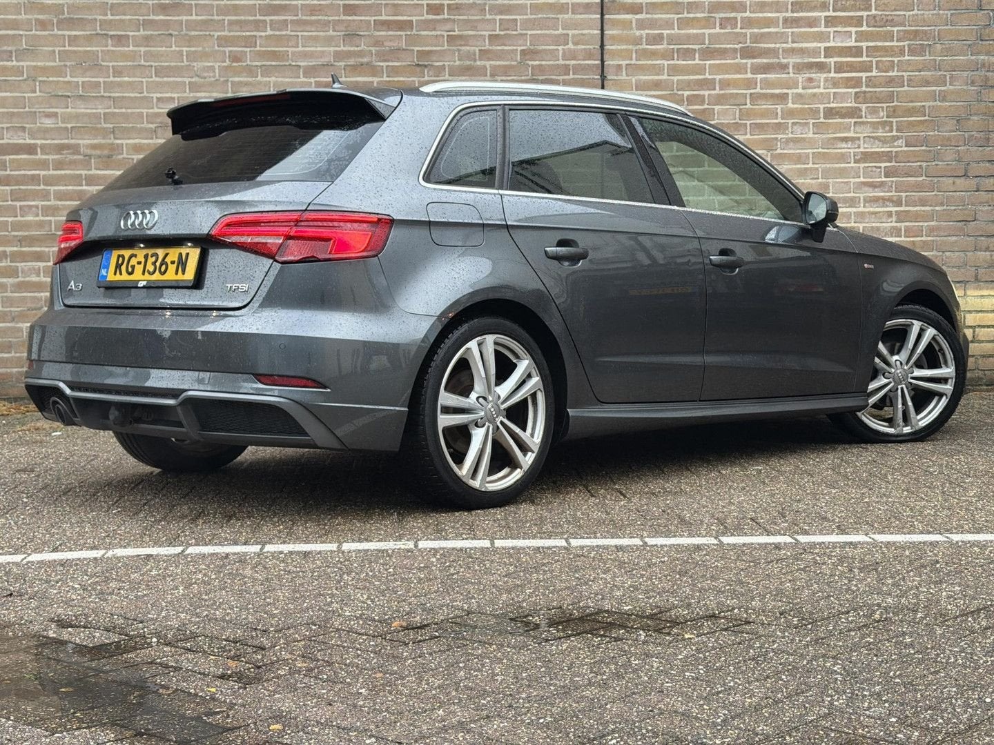 Audi A3 Sportback 1.0 TFSI Sport S Line Edition | € 6.900,-, Auto's, Automaat, Bedrijf, Berline, Zilver of Grijs