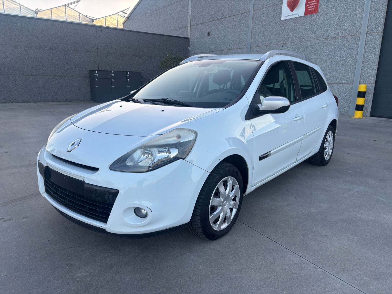 RENAULT CLIO 20TH —1.5 DCi — NAVI—AIRCO— 1STE EIGENAAR, Auto's, Euro 5, Zwart, https://public.car-pass.be/vhr/c582cd59-7ed2-42f8-9a50-008c1b7225a8
