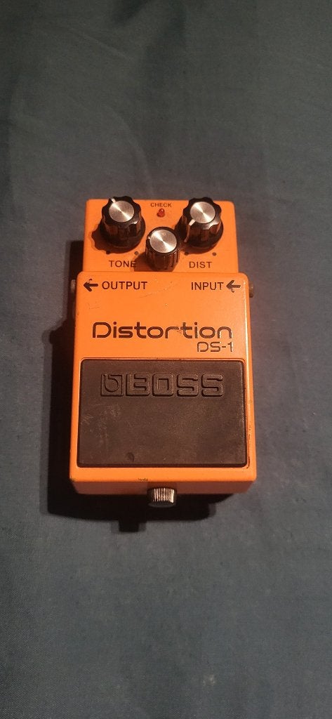 BOSS DS-1 Distortion, Enlèvement, Utilisé, Distortion, Overdrive ou Fuzz