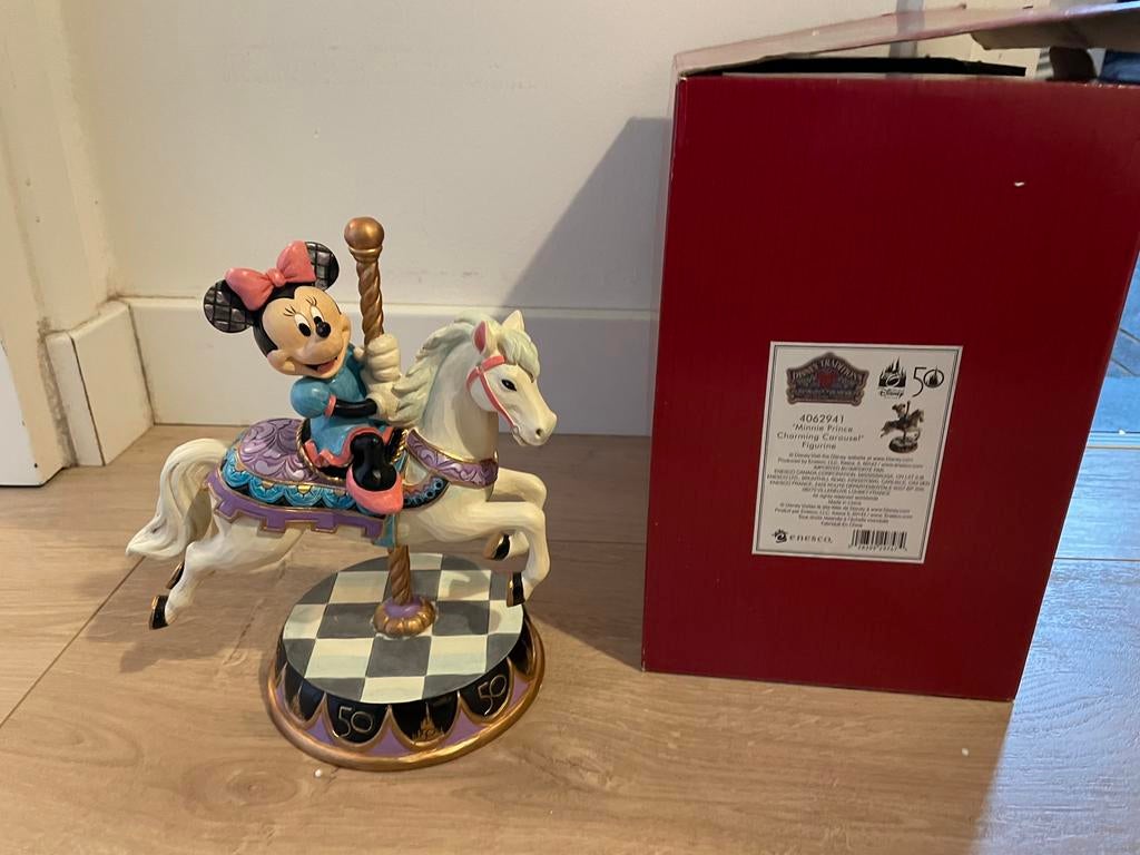 Disney Traditions Jim Shore, Minnie Mouse op carrousel, Collections, Disney, Comme neuf, Enlèvement ou Envoi