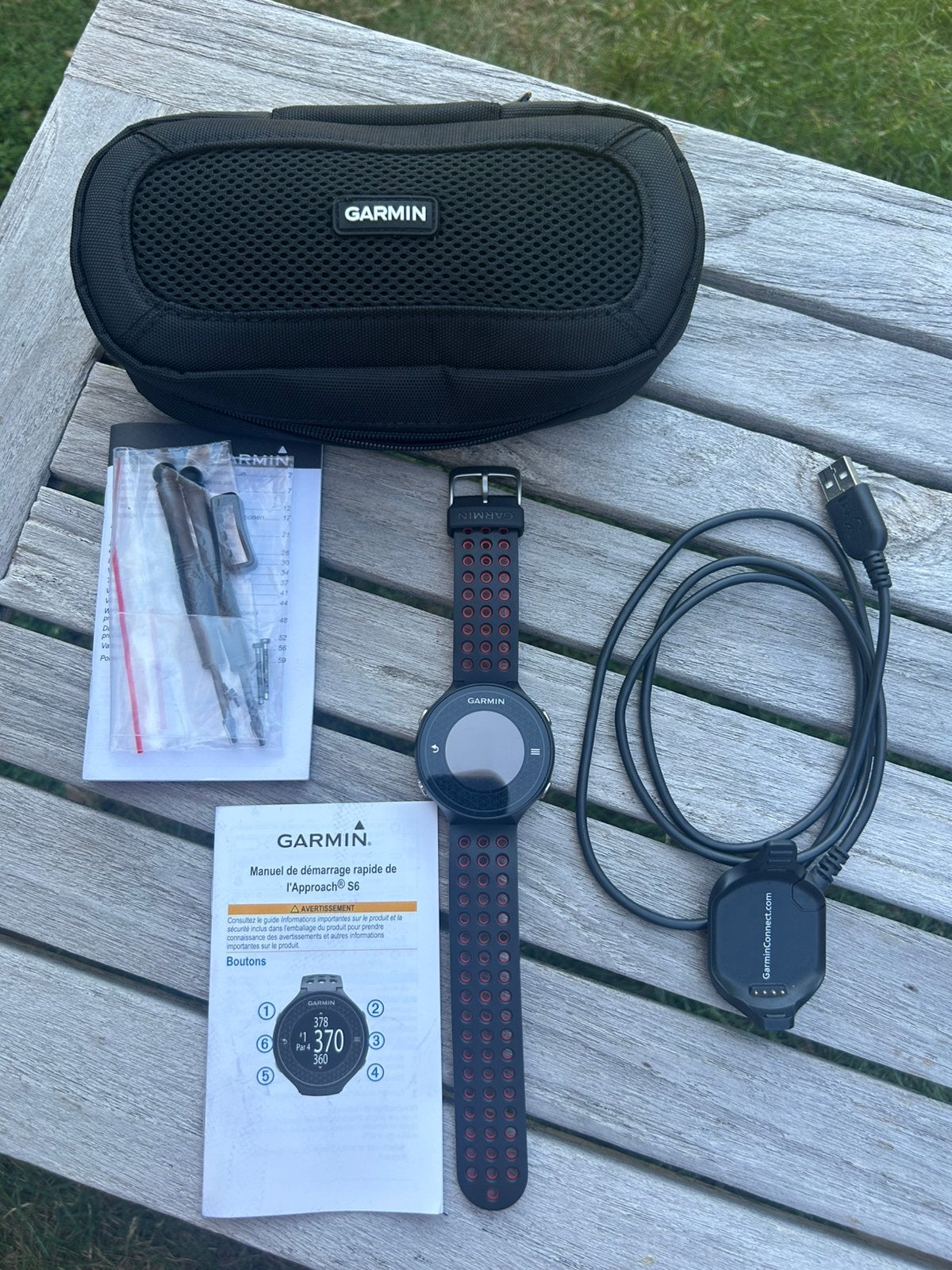 Montre de golf Garmin Approach dans un étui pratique, Enlèvement ou Envoi, Comme neuf