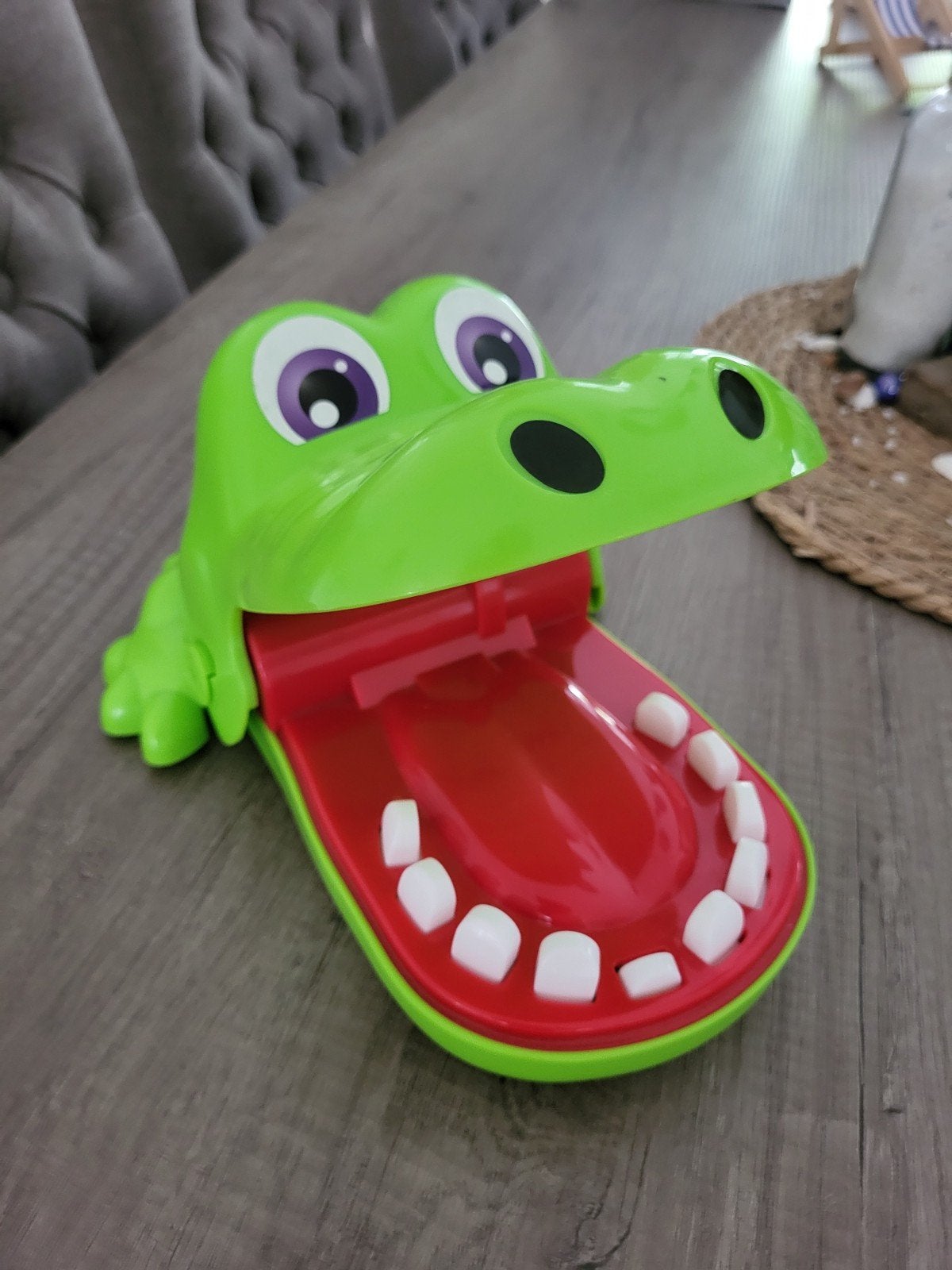 Speelgoed krokodil met kiespijn. Groot formaat., Ophalen