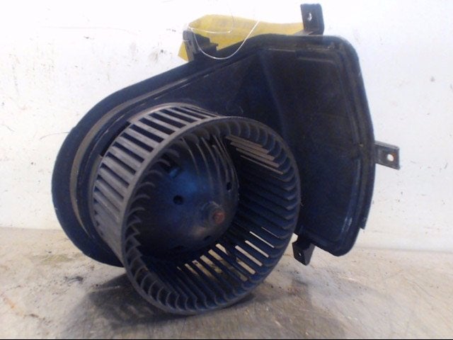 KACHEL VENTILATORMOTOR Golf III Cabrio Restyling (1E7), Gebruikt, Volkswagen
