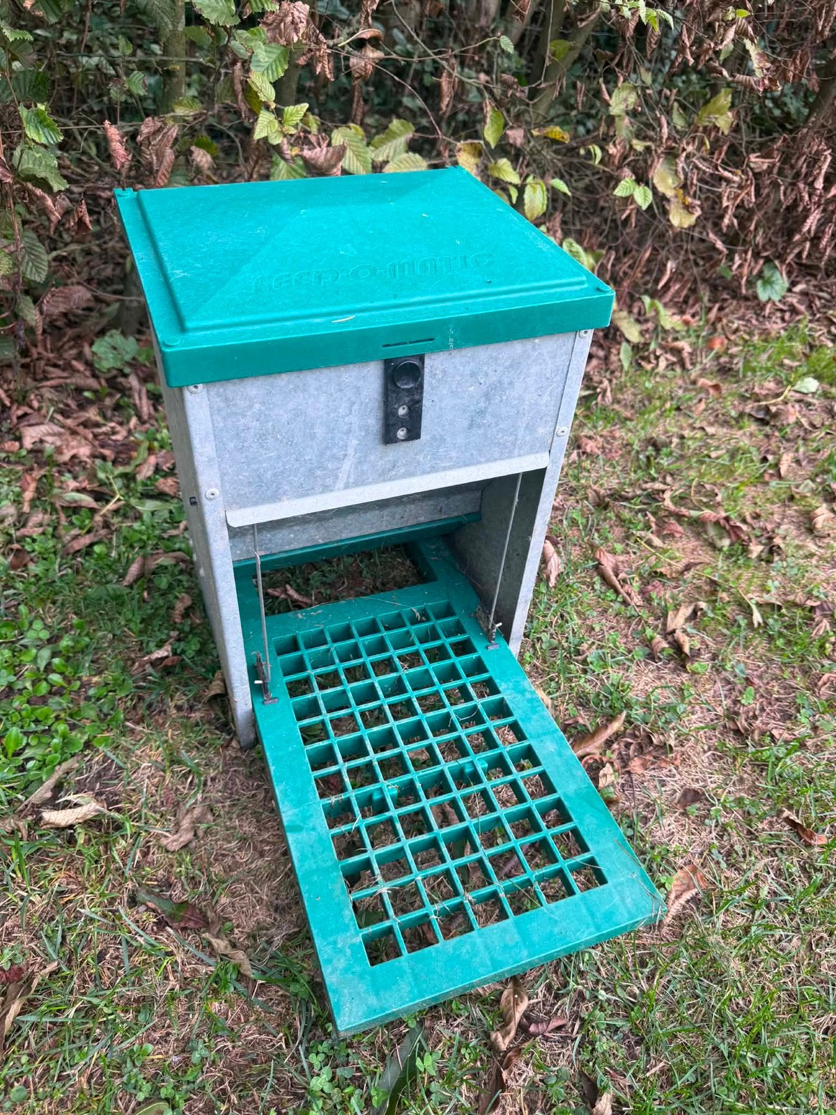 Mangeoir pour poules Feedomatic, Animaux & Accessoires, Enlèvement, Comme neuf