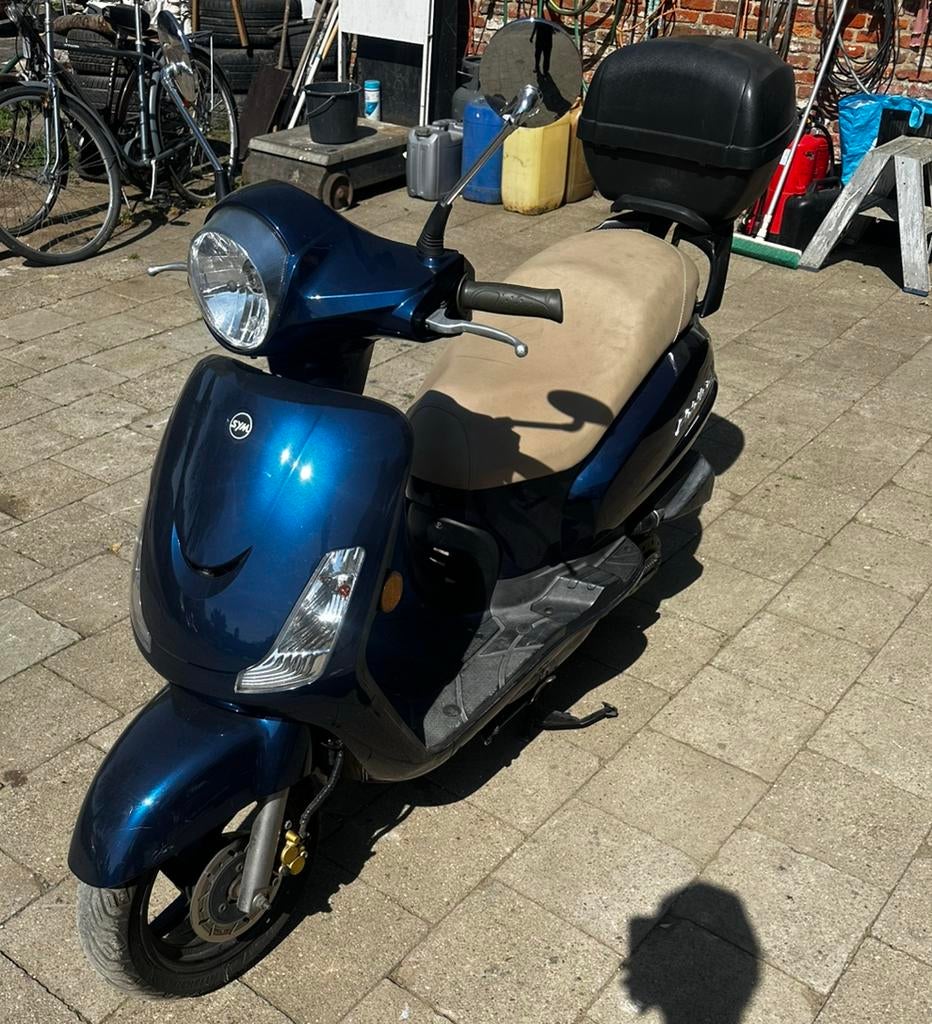 Fiddle 2 scooter van sym, Fietsen en Brommers, Ophalen, Klasse A (25 km/u), Zo goed als nieuw, Benzine