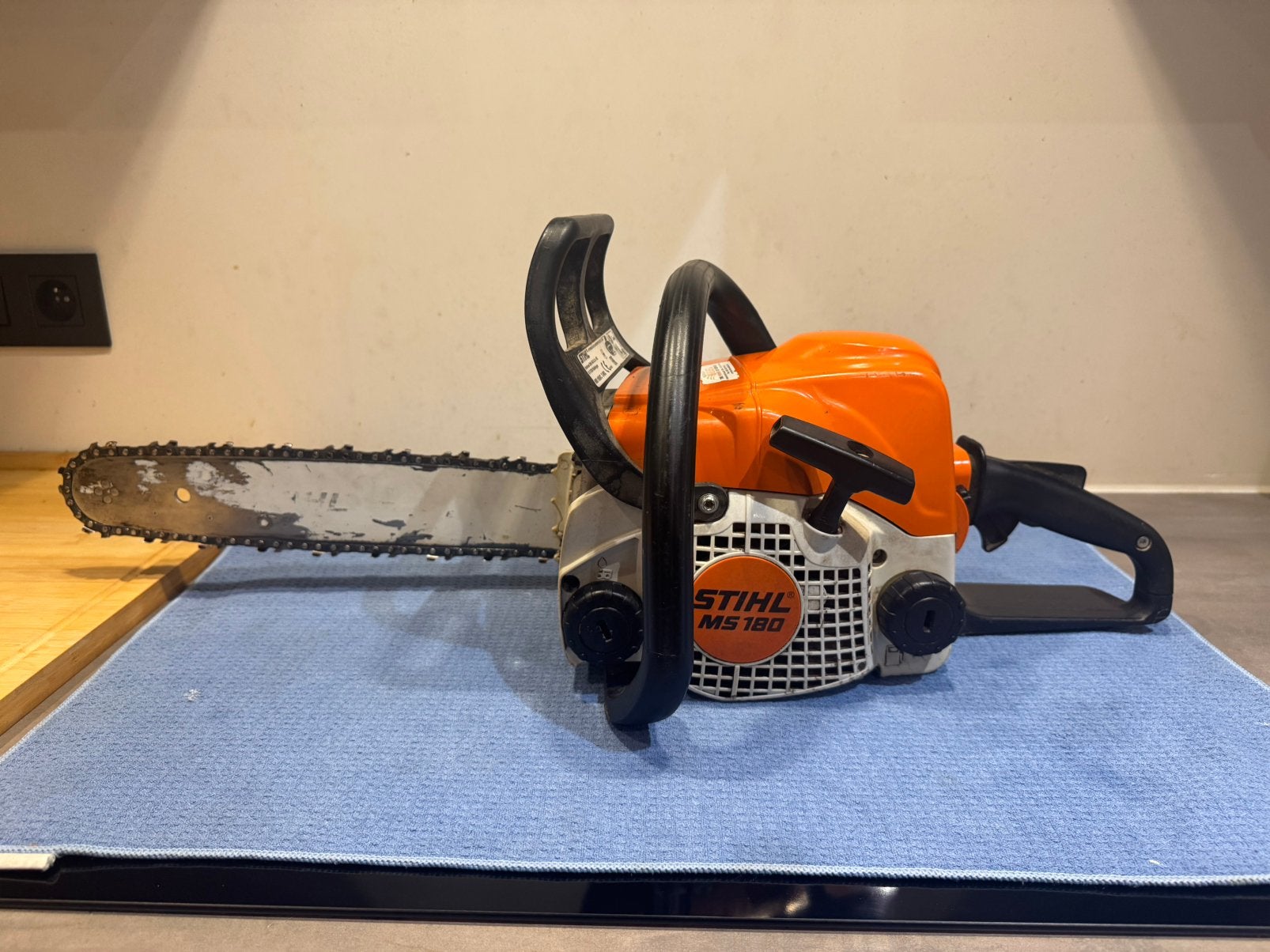 Stihl ms 180 kettingzaag, Doe-het-zelf en Bouw, Ophalen, Zo goed als nieuw, Kettingzaag