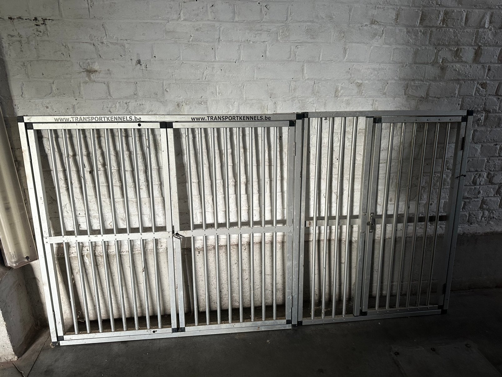 2x Aluminium Hondenkennel Hek - 106cm Hoog - Met Deur, Animaux & Accessoires, Maisons pour chiens, Enlèvement, Comme neuf, Chenil chien