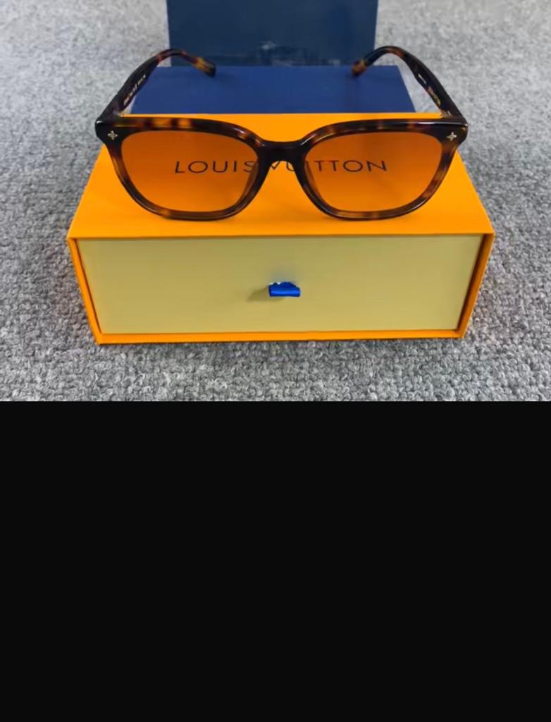 Lunettes Louis Vuitton, Handtassen en Accessoires, Zonnebrillen en Brillen | Heren, Ophalen of Verzenden, Zo goed als nieuw