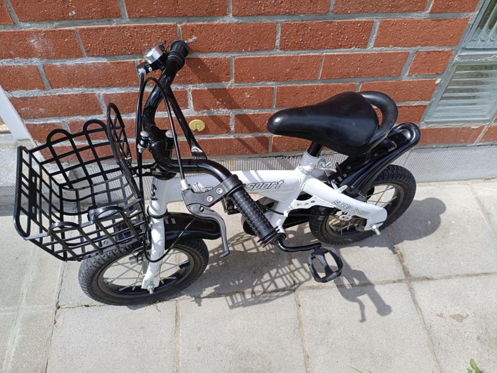 Vélo enfant a partir de 2 ans 10 pouces tbe blanc, Enlèvement