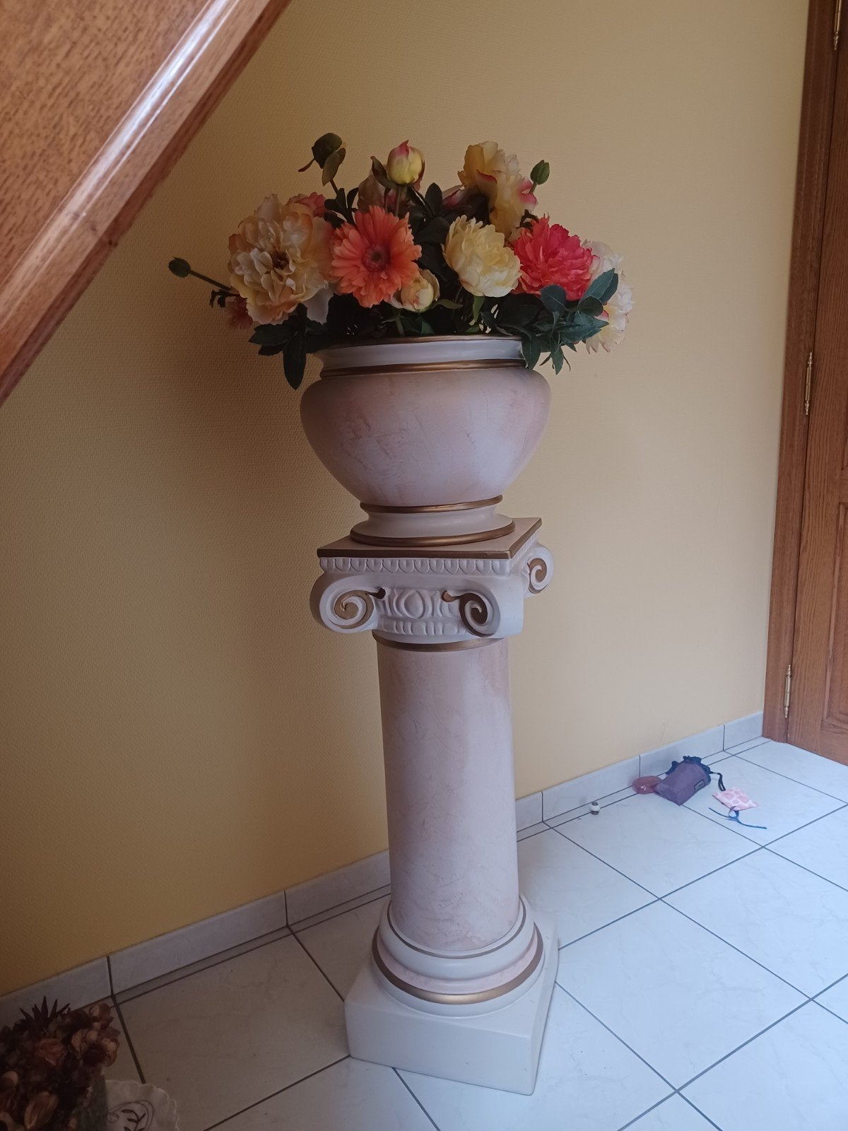 Zuil met vaas kunstbloemen, Huis en Inrichting, Ophalen