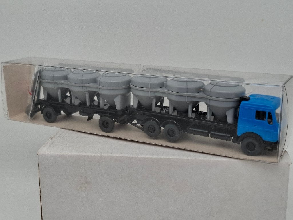 Mercedes 2244 Silo Vrachtwagen - Wiking 1/87, Verzenden, Zo goed als nieuw, Bus of Vrachtwagen, Wiking