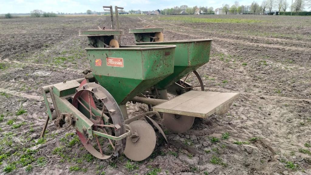 Aardappelplanter + aanaardploeg, Ophalen