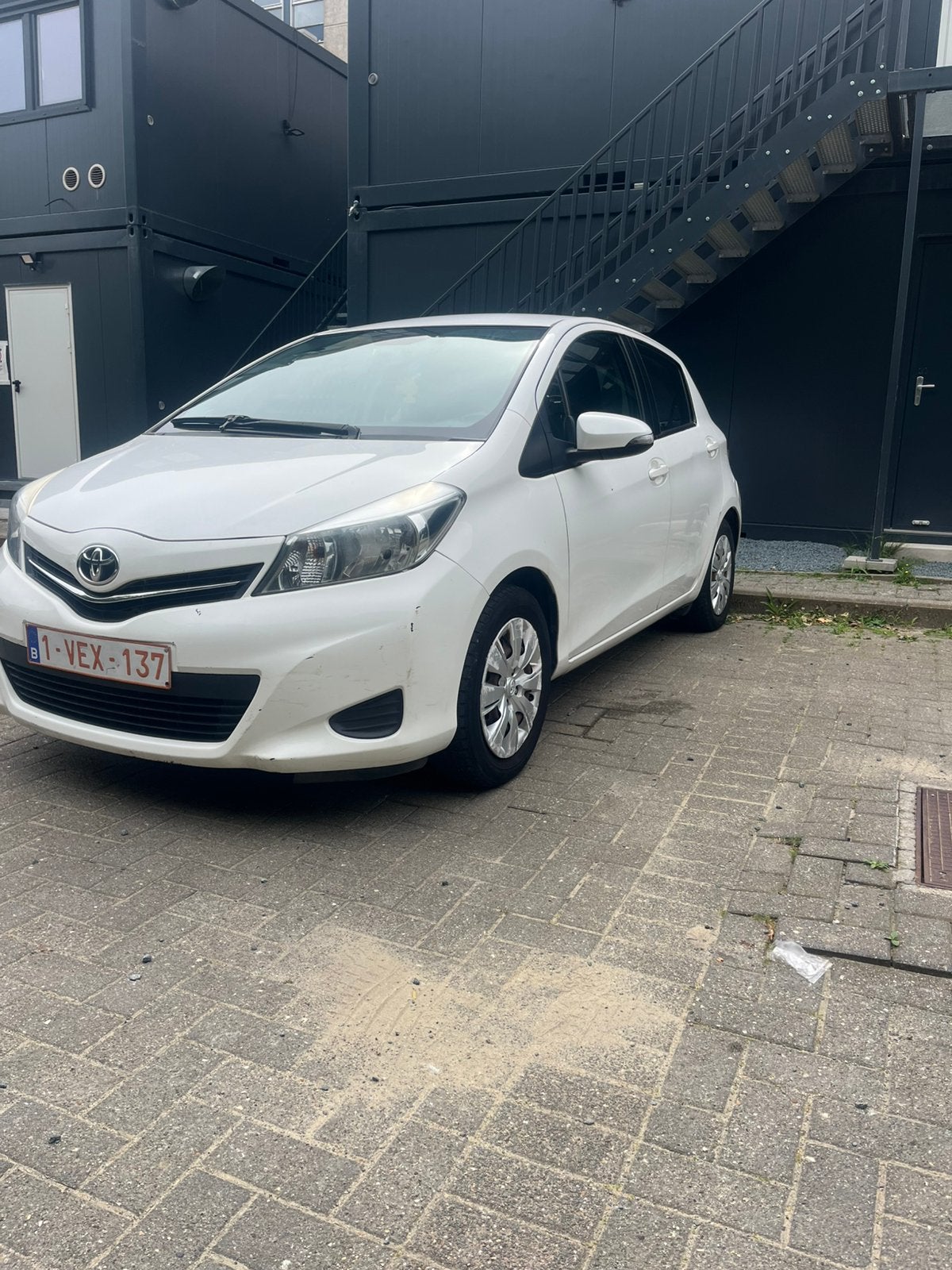 Toyota yaris 1000cc essence 2012, Auto's, Toyota, Wit, 5 deurs, Particulier, 1000 cc