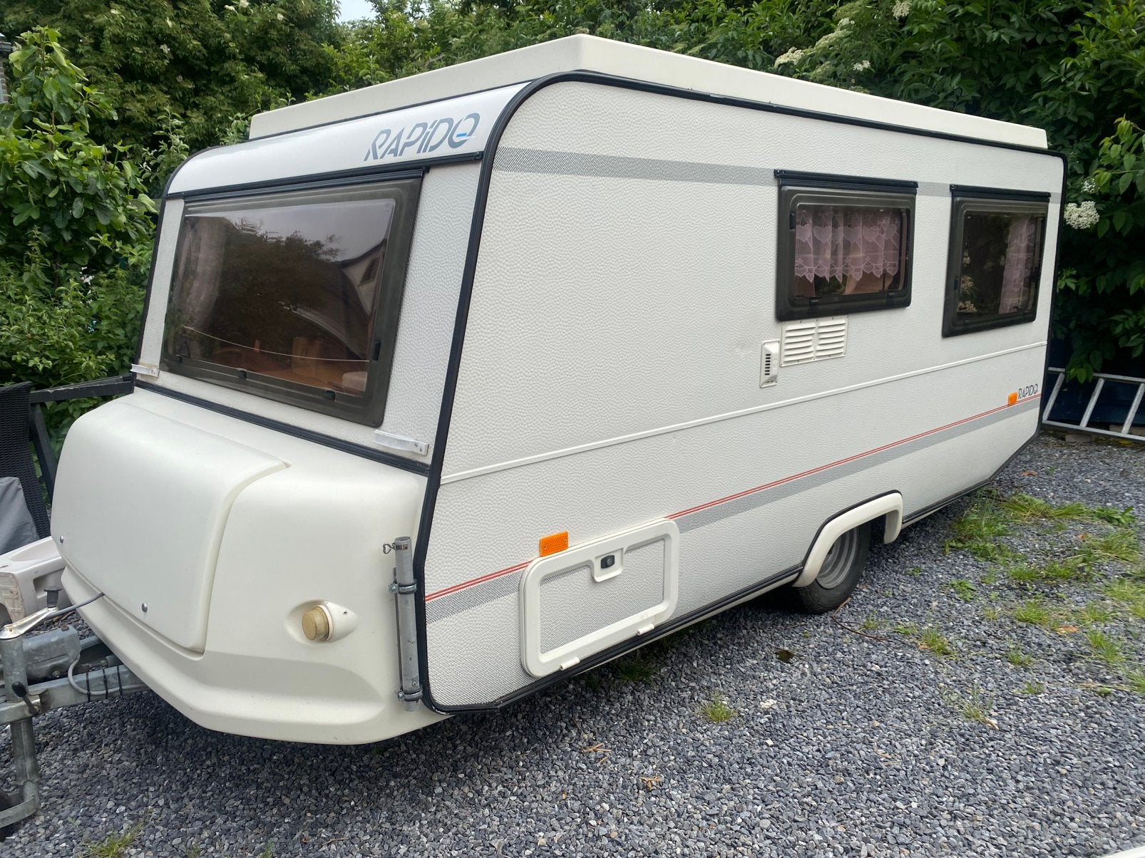 Caravan rapido, Tot en met 3, Lengtebed, 500 - 750 kg, Tot 4 meter
