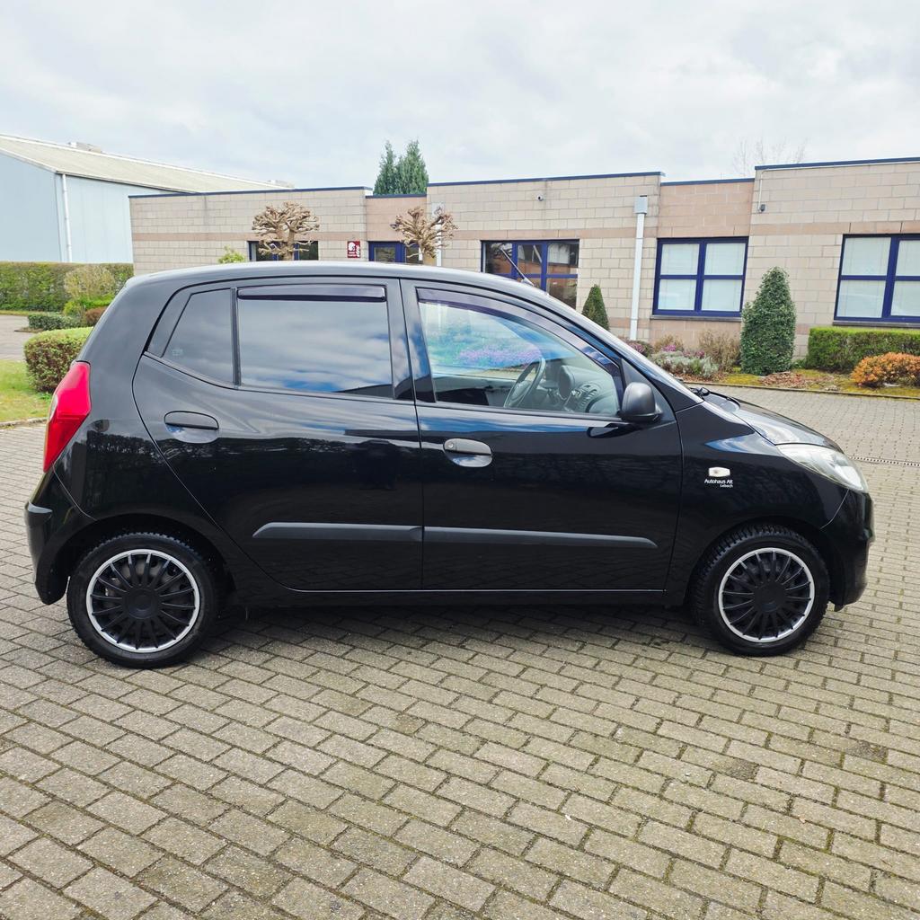 Hyundai i10 2011 avec un faible kilomètres 4490, Autos, Euro 5, Achat, 4 cm³, 5 portes
