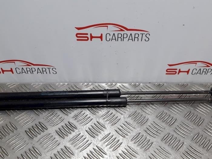 Set Gasdempers Achterklep van een Ford Fiesta, Gebruikt, -, -, Ophalen of Verzenden
