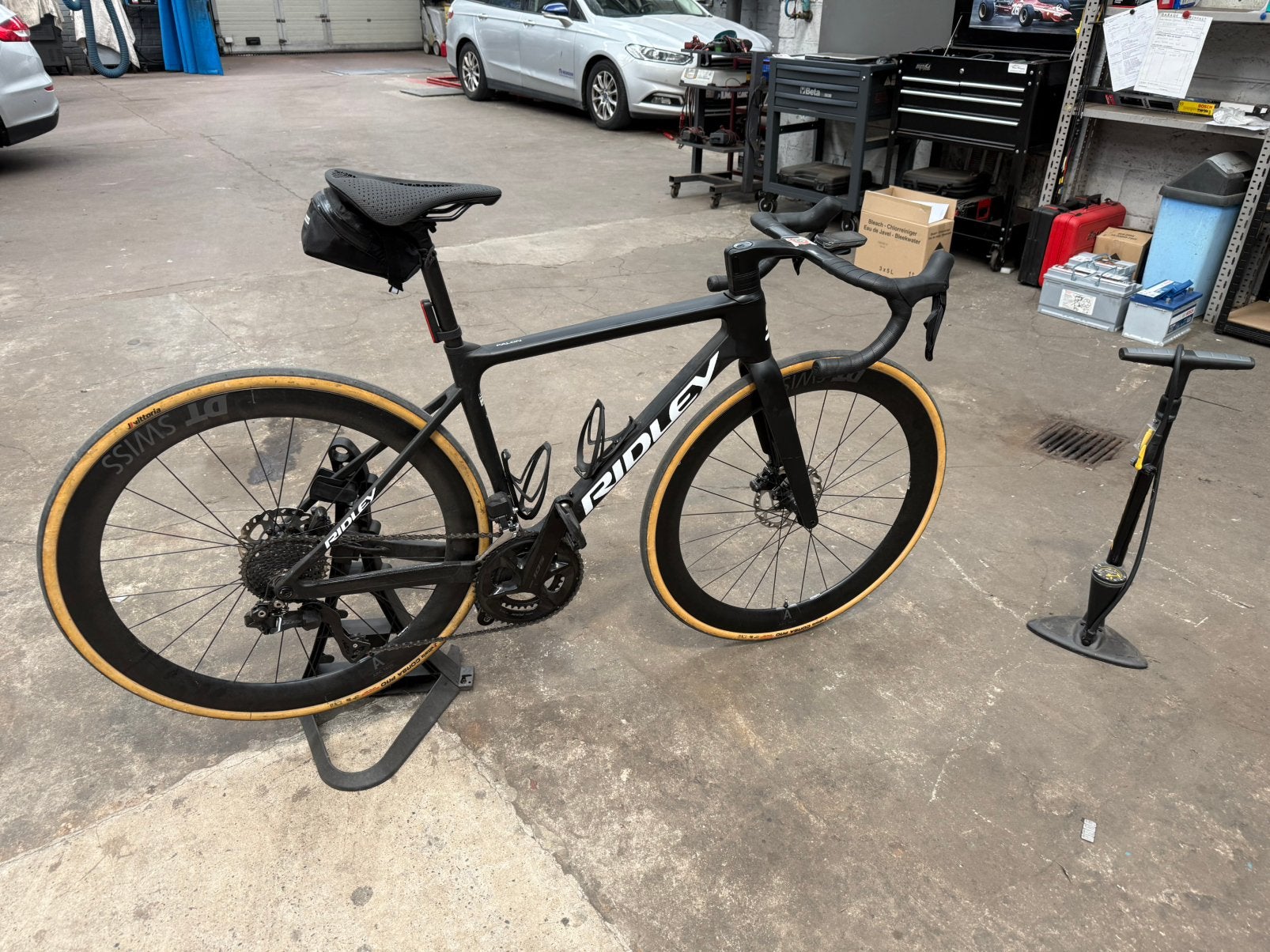 Custom Ridley Flcn carbon met accesiores 2025, Fietsen en Brommers, Fietsen | Racefietsen, Zo goed als nieuw, Carbon, Ophalen