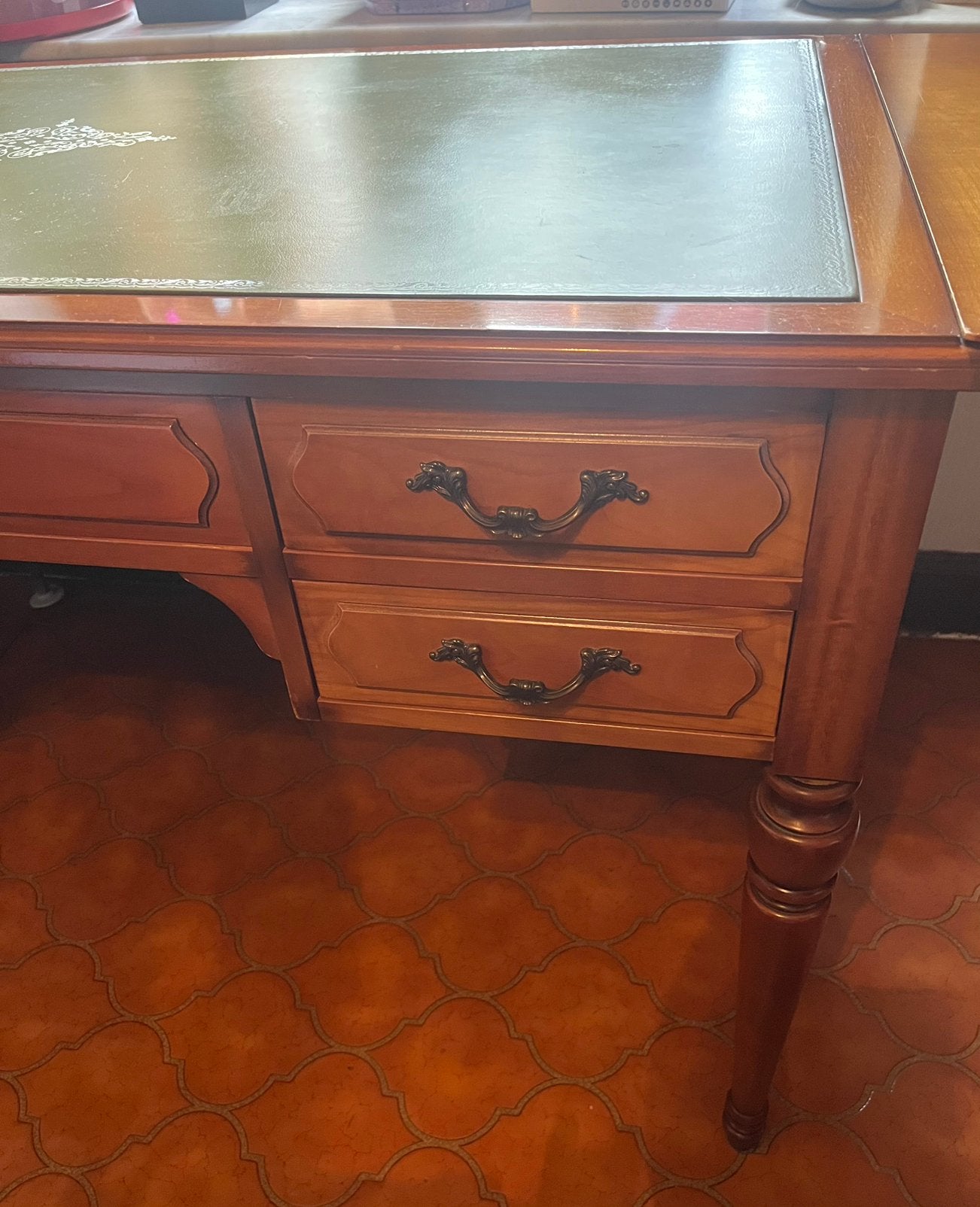 Bureau ministre style Directoire merisier, Enlèvement, Utilisé