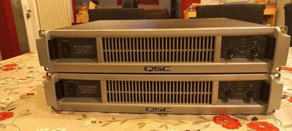 QSC PLX3602 x2, Autres marques, Enlèvement, Utilisé, 120 watts ou plus